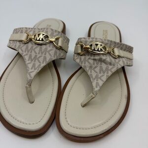 Michael Kors MK Signature Thong Sandals Vanilla Gold Logo Size 7.5